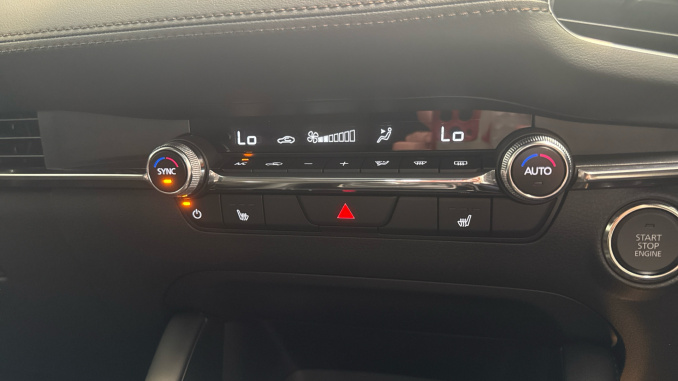 Mazda 3 2.0 e-Skyactiv X MHEV [186] Exclusive-Line 5dr Petrol Hatchback - Image 35